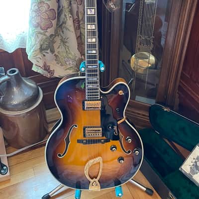 vintage 2003 Guild x500 archtop jazz guitar w/ original case - STUNNING!!! image 2