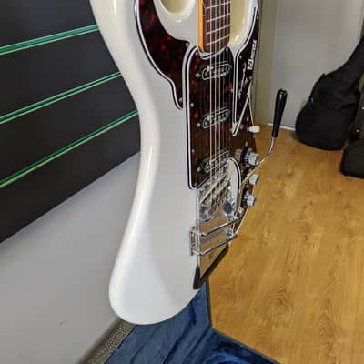 Burns 'The Marvin' 1964 Reissue White Signature Electric Guitar image 6