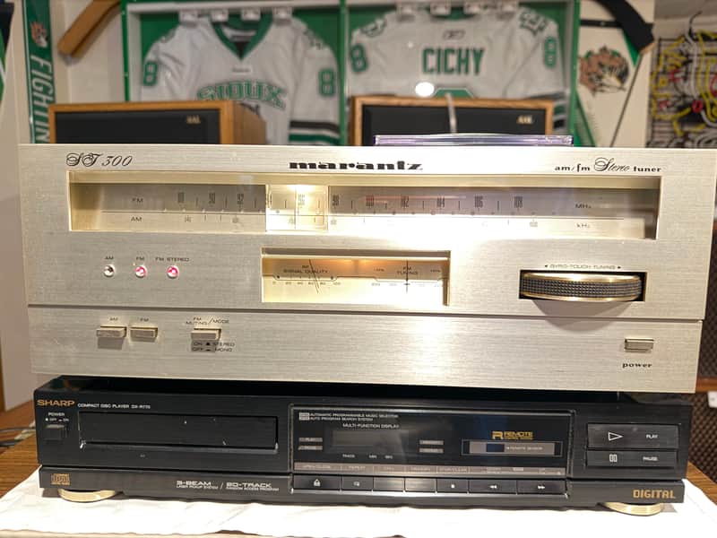 Marantz ST 300 1979 am/fm stereo tuner image 1