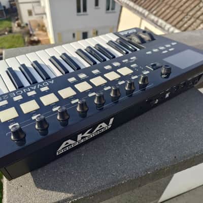 Akai Advance 25 Keyboard Controller 2010s - Black image 5