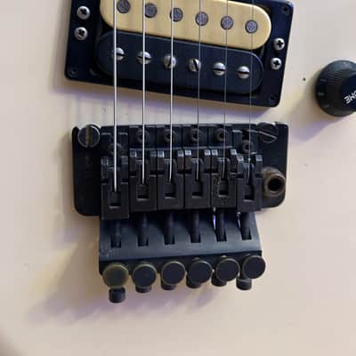 Kramer Baretta 1985 - Cream image 4