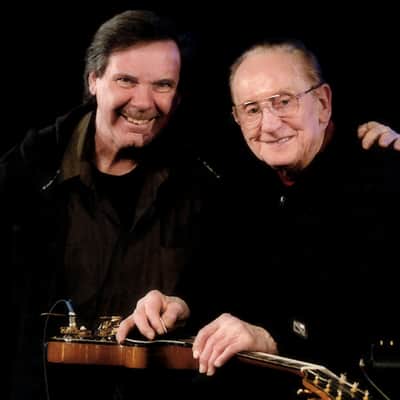 Les Paul's Personal 50th Anniversary White Custom Featured on his Autobiography~ The Collector's Package image 25