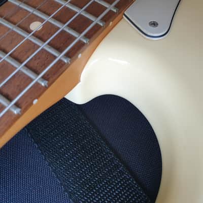 Fender Stratocaster Kenny Wayne Shepherd Cross Graphic Arctic White 2014 - MINT image 7