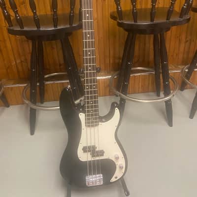 Fender Squier Precision Bass - Black image 1