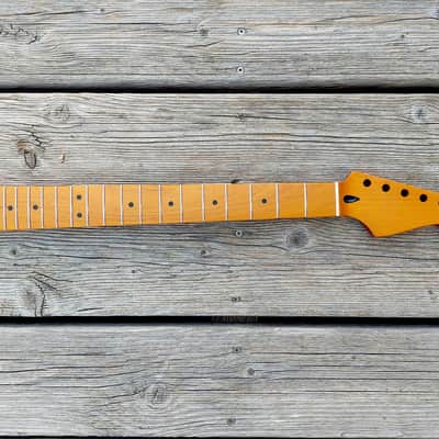 Stratocaster neck, roasted maple image 1