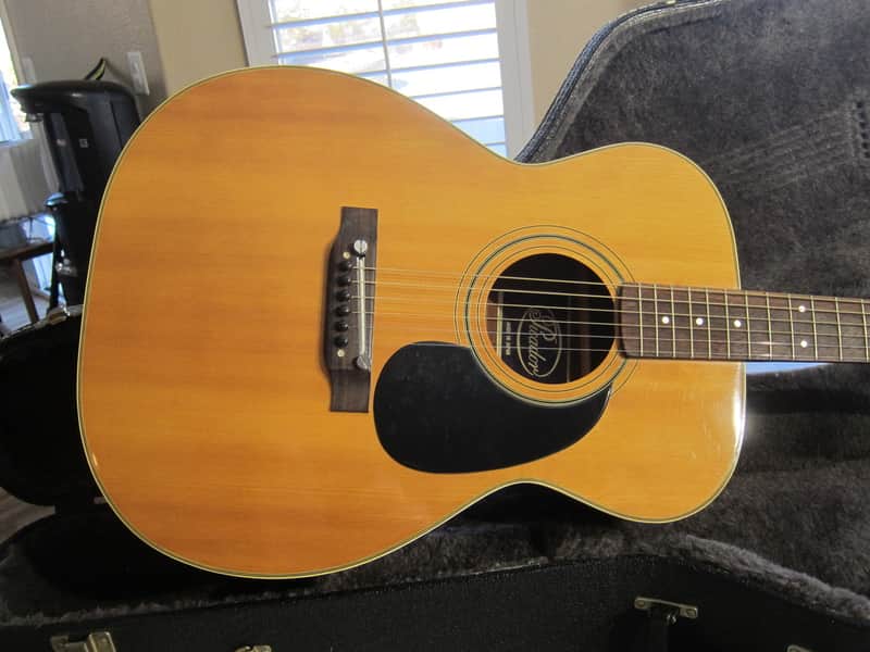 Picador 000-18 Acoustic Guitar Near Perfect Condition with Hard Shell Case Circa-1970s-Natural image 1