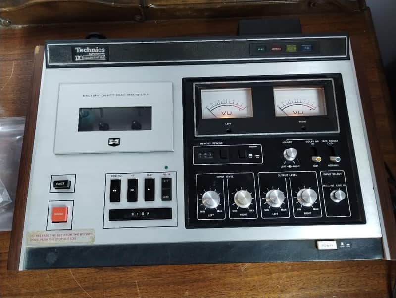 Technics RS276US cassette deck in excellent condition, serviced. - 1970's image 1