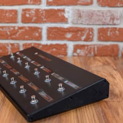 Line 6 Helix Control Floor-based controller for Helix Rack image 4
