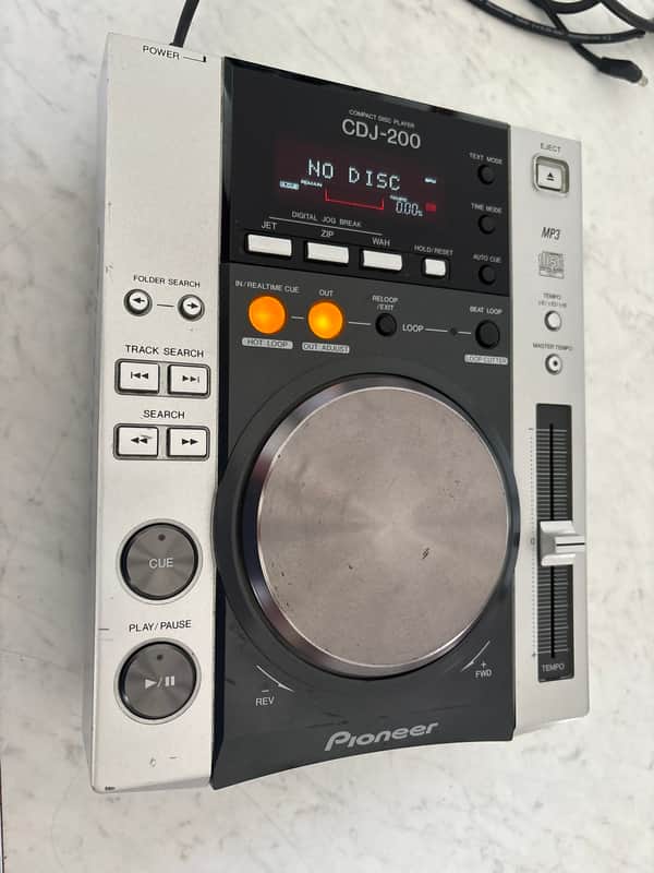 Pioneer CDJ200 image 1