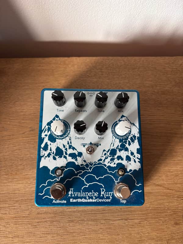 EarthQuaker Devices Avalanche Run Stereo Reverb & Delay with Tap Tempo