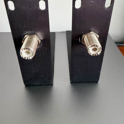 Shure sCS4 wireless receiver rack ears - Black image 4