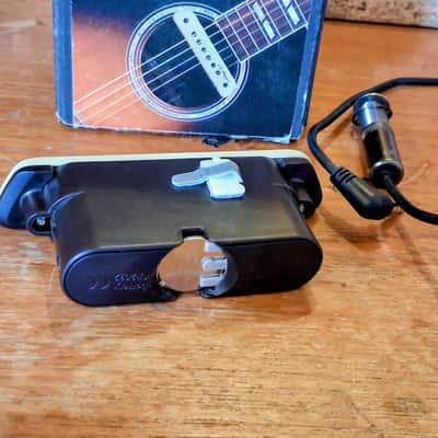 LR Baggs M1A Active Soundhole Pickup with Volume Control 2010s - White image 3