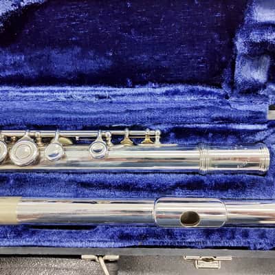 W.T. Armstrong Model 104 Student Flute Closed Hole C Foot w/ Original Case image 5
