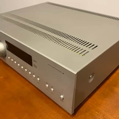 Arcam FMJ AV8 Preamp Processor – THX Ultra2 Certified, 7.1 Channels, Dolby/DTS, Silver image 3