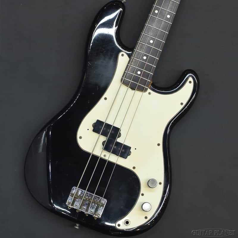 Fender PB62-75