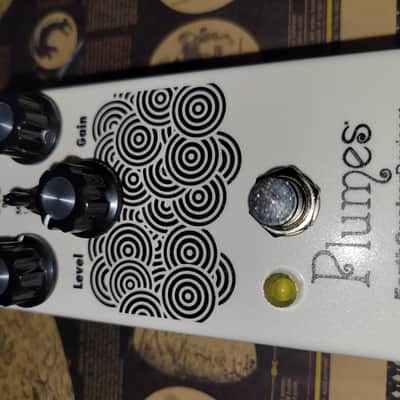 One of a Kind - EarthQuaker Devices Plumes Small Signal Shredder 2019 - Black and white image 2