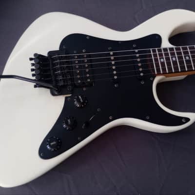Dean Bel Aire 1988 White/Black W/Gig bag *** FREE SHIPPING *** image 5