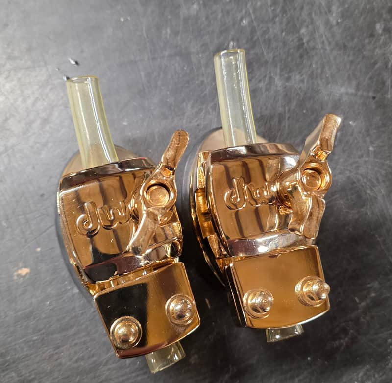 DW Mounting brackets GOLD (pair) image 1
