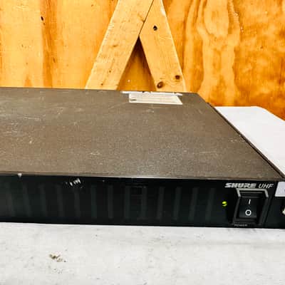 Shure UA840A-UA UHF Antenna Distribution System - 782-806 MHz - Working image 4