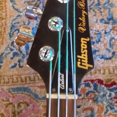 Gibson Victory Fretless Bass image 4