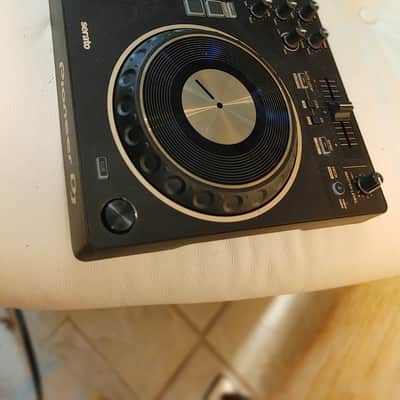Pioneer DDJ-REV1 2-Channel DJ Controller 2022 - Present - Black image 4