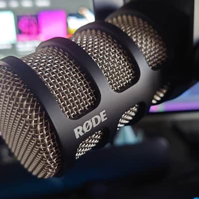 Rode RODECaster Pro 2 Audio Production Console with 3x PodMics, Tripod 2, NTH-100, RODECover II, 32GB microSD Card and XLR Cables image 4