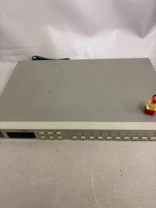 Akai ME-80P midi patchbay 8 in/10 out with 2x merge programmable image 1