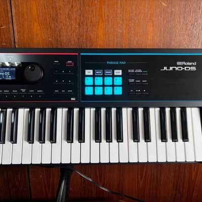 Roland JUNO-DS 61 61-key Synthesizer w/ gig bag image 3