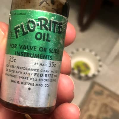 VINTAGE FLO-RITE VALVE OIL BOTTLE FOR TROMBONE , TRUMPET ,  4 COLLECTORS WHO LIKE THE UNHEARD OF ! image 1
