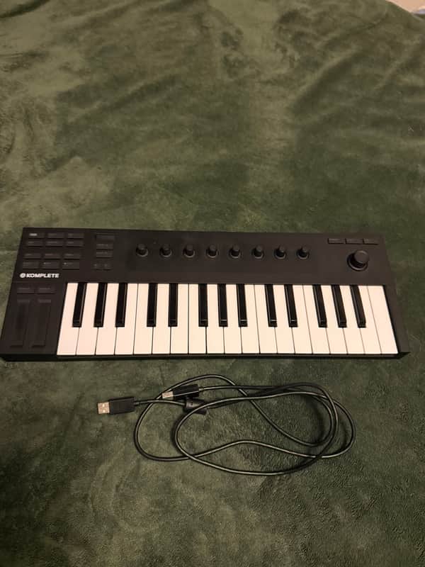 Native Instruments Komplete Kontrol M32 2019 - Black image 1