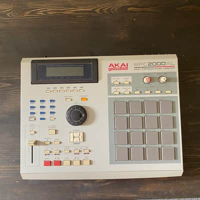 Akai MPC2000XL MIDI Production Center 2000 - 2005 - Grey