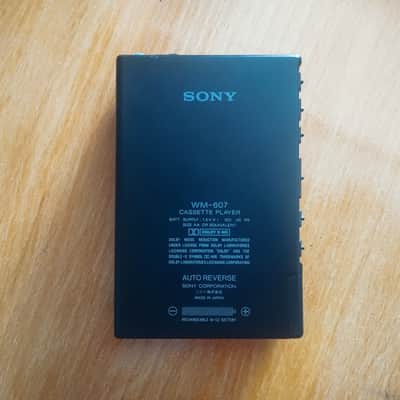 Sony WM 607 1989 - Sony Walkman Cassette player WM 607 black working image 2