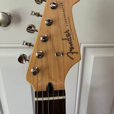 Fender Junior Collection Stratocaster 2022-2023 - Satin Daphne Blue image 4