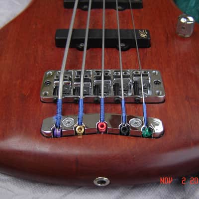 Warwick Corvette Fretless 5 string GERMAN made image 5