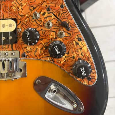Fender "Dressed up" Stratocaster 2018 - Tobacco Sunburst image 5