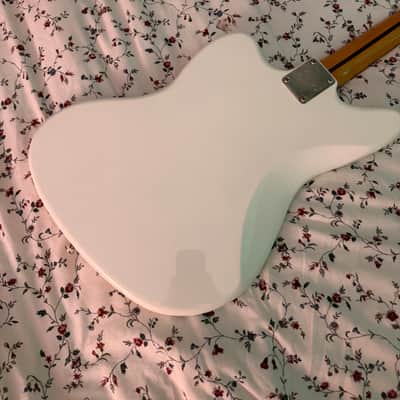 Squier Classic Vibe '60s Jaguar 2022 - Olympic White with Matching Headstock image 5
