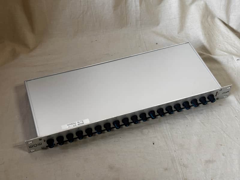 MAM VF11 Analog 11 Band vocoder & filter bank | Reverb