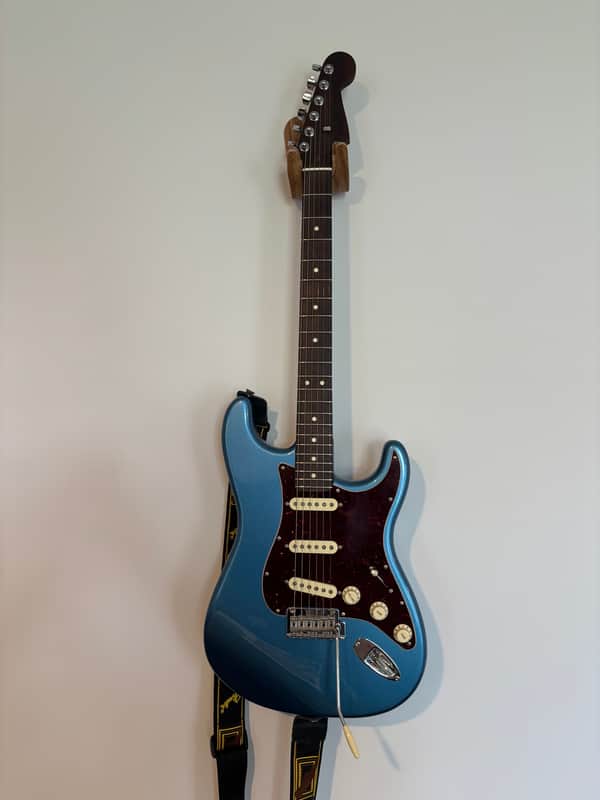 Fender American Professional II Stratocaster with Rosewood Neck