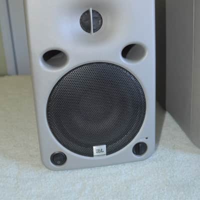 JBL Professional LSR25P Pair Near field Monitors Exc Sound detail & stereo separation - MADE IN USA! image 2