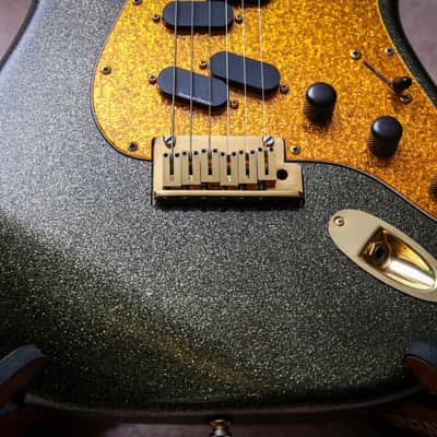 FENDER MIJ Hellecasters Limited Edition John Jorgenson Stratocaster "Black Gold Sparkle + Rosewood" (1997) image 5