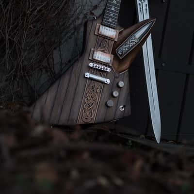 Gepettos Guild Celtic Explorer With Real Dagger, Greyed Mahogany Finish image 6