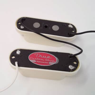 True Custom Shop® Parchment Cover Vintage Style Bullet Pickup Set for Fender Mustang Bass Guitars image 3