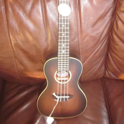 Luna Art Vintage Concert Ukulele w/ Gig Bag! UKE ART V C image 3