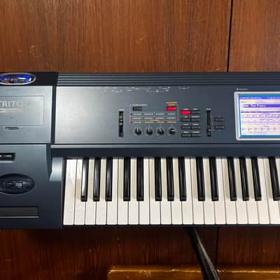 Korg TRITON Extreme 76-Key Music Workstation/Sampler New battery w/ case image 2