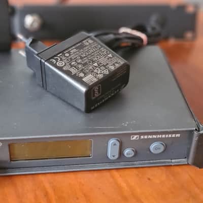 Sennheiser Sennheiser SR300 IEM G2 D (786–822 MHz) + EW300 IEM G2 Bodypack Receiver | Rack Mount | Professional Set image 2