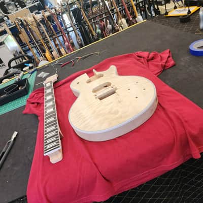 Brio LP-Style 5/8" thick Flame Maple Top, Mahogany Body & Neck Floyd Rose image 16