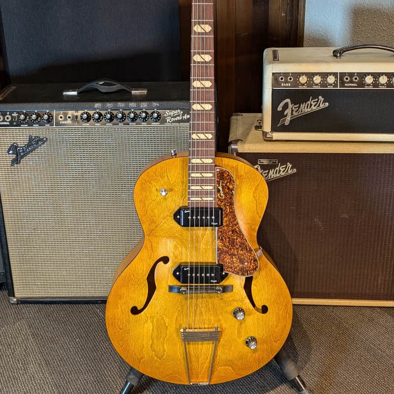 Godin 5th Avenue Jumbo P-90 Harvest Gold