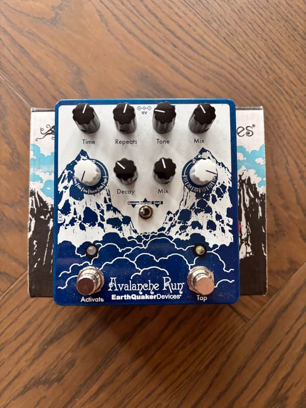 EarthQuaker Devices Avalanche Run Stereo Reverb & Delay V2 w/ Box & Power Supply image 1