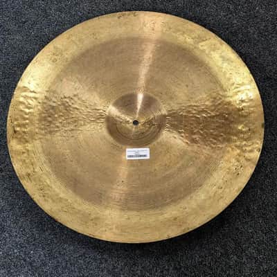 Used Royal Cymbal Craftsman Nefertiti Ride Cymbal 22" 2705 grams - Very Good image 3