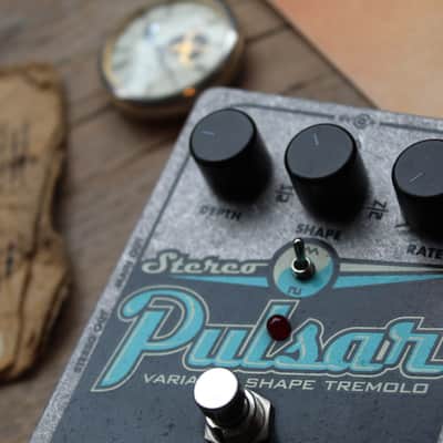 EHX "Pulsar (Variable Shape Analog Tremolo)" image 2